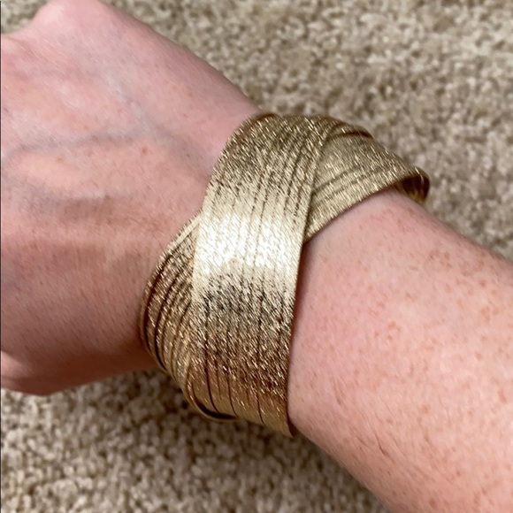 Express crossover bangle gold - Picture 3 of 3